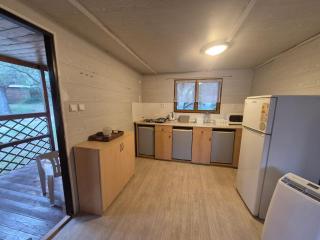 Kempové domky pod olivovníky s kuchyňkou, klimatizací, 80m od pláže! - Camp Dole, Živogošće - Živogošće - 7