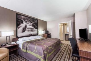 Super 8 by Wyndham Pigeon Forge-Emert St - 1