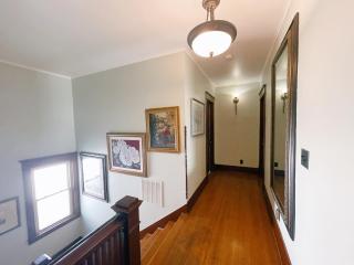 Victorian Home in Original Grandeur Downtown - Kokomo - 4