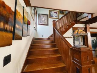Victorian Home in Original Grandeur Downtown - Kokomo - 2