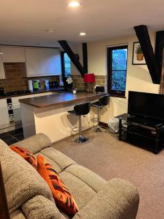 Sunnyside Apartment - - 4