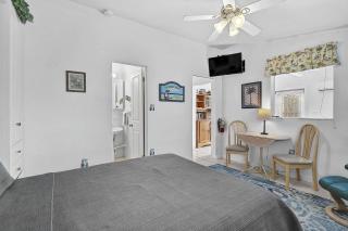 5239 Avenida Navarra in Village - Siesta Key - 6