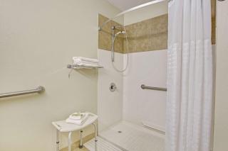 Super 8 by Wyndham Shelby - Shelby - 1