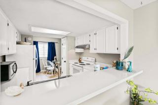 Little River Relaxation Newly Renovated - Little River Escape - sleeps 6 - 9