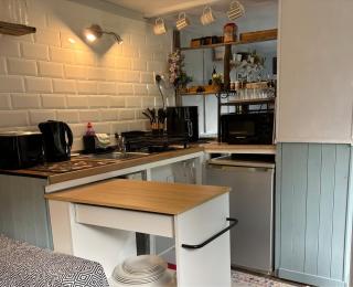 Cabin centrally Located in the Cornish Countryside - 2