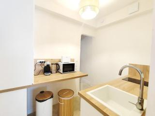 Santorini, Relaxing Spa, Terrace and Parking - 3