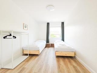 Tolstov Apartments - 3 Room Apartment - Balcony - Kitchen - Washing machine - next to Cologne - 2
