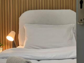 Minimalist Room In Al Barsha 1 Near Mall of Emirates - 3