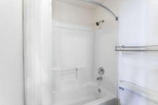 Super 8 by Wyndham Yorkville - Yorkville - 9