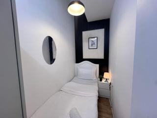 Comfort Nock Partition Room Near Mall Of emirates - 9