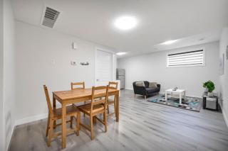 Modern 1-Bedroom Suite Near Airport & Mall - 7