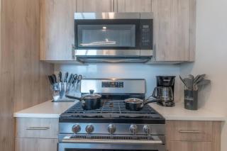 Combo Apt, Near Airport & Train 8min, FREE Parking! - 2