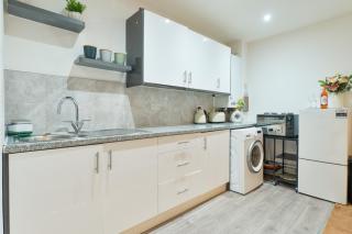 Discounts for Weekly & Monthly Stays - Ground Flat - Canterbury - 1