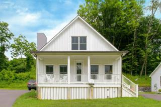 Monroe Cottage Steps from Natural Hot Springs - 5