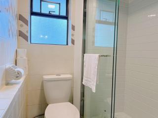 Sunshine garden 5 bedrooms2 living rooms3 bathrooms1 kitchen - 1