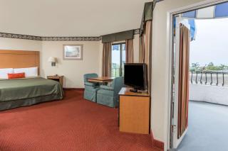 Travelodge by Wyndham San Clemente Beach - 9