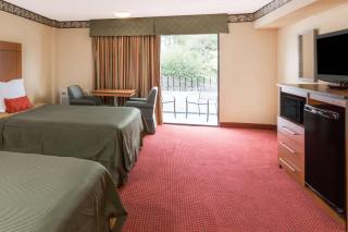 Travelodge by Wyndham San Clemente Beach - San Clemente - 3