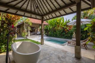 Nyaman Villa 1 - Dive In and Chill Out - Luxe Pool Villa with Garden Bath - 3