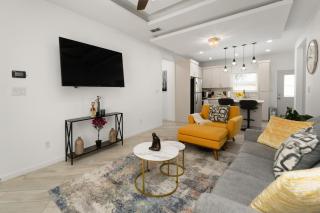 The Edinburg Oasis Modern 2BD -2BA - Edinburg - 9
