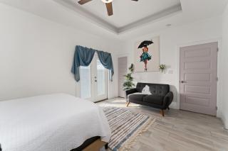The Edinburg Oasis Modern 2BD -2BA - Edinburg - 5