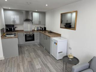 Flat 3 - Epsom High Street - Epsom - 3