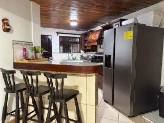 Tico Airport B&B - 1