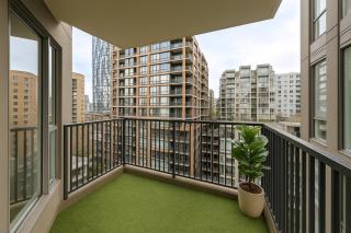 Upscale 2 Bedroom Apartment with Modern Amenities - Vancouver - 2