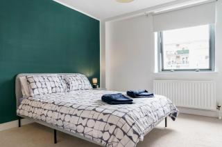 Modern City Centre Apartment - 8
