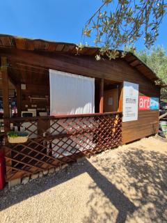 Kempové domky pod olivovníky s kuchyňkou, klimatizací, 80m od pláže! - Camp Dole, Živogošće - Živogošće - 0