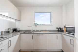 Luxury 3BR with 2bath Near Westfield Stratford - London - 4