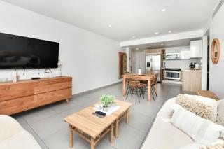 Harbour House apt 410 - 8