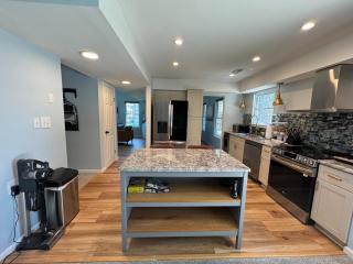 Near hospitals and interstate! - Newport News - 8
