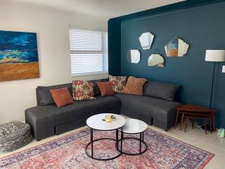 Stylish beachside Gem in Fish Hoek - 8