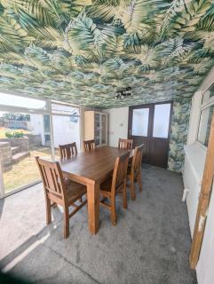 Central Pembrokeshire family home pets welcome 7 guests - 8
