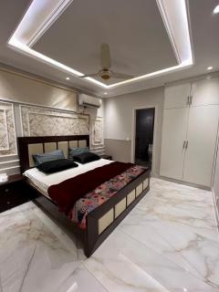 Park 2BHK mountain view for family - 3