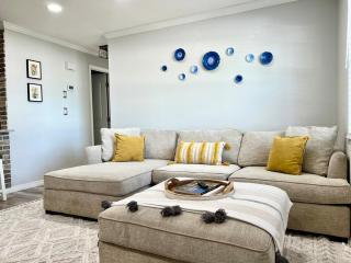 8 min Drive to the Beach! Golf & Pool Home - 7