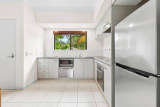 The Trinity Duo - Resort Comfort near Beach & Dining - Trinity Beach - 2