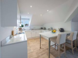 Elegant 2br Broadstairs Coastal Escape By Adliv - Kent - 9