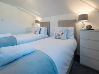 Elegant 2br Broadstairs Coastal Escape By Adliv - Kent - 7