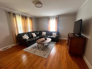 Cozy Stay Near DT with Deck and Yard - Winston-Salem - 4