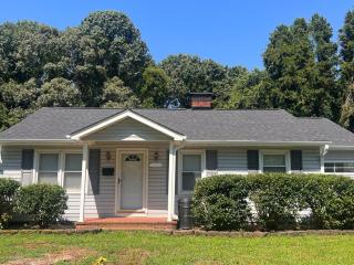 Cozy Stay Near DT with Deck and Yard - Winston-Salem - 1