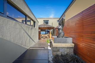 Waterfront Home - Gorgeous Views - 2 Bedroom - Lindisfarne - 5