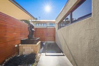 Waterfront Home - Gorgeous Views - 2 Bedroom - Lindisfarne - 4