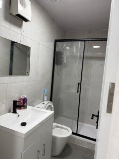 Peaceful Luton Apartment with Electric Heating WiFi - Luton - 2