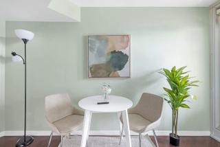 Cozy Waterfront Studio plus Parking by the Bentway - 7