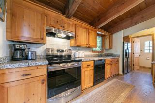 Retreat with Private Hot Tub steps North Lake Tahoe - 3