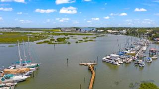 Exclusive Waterfront Retreat Firepit Dock - 7