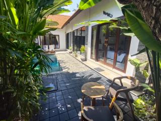 Villa CRIS - Heart of LEGIAN 3 Bedrooms, 3 Bathrooms - 4
