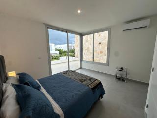 Steps from the Beach Private Pool,Jacuzzi & Secure - 2