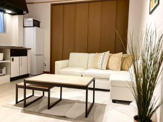 Liaison House Universal Gateway 2 - 5